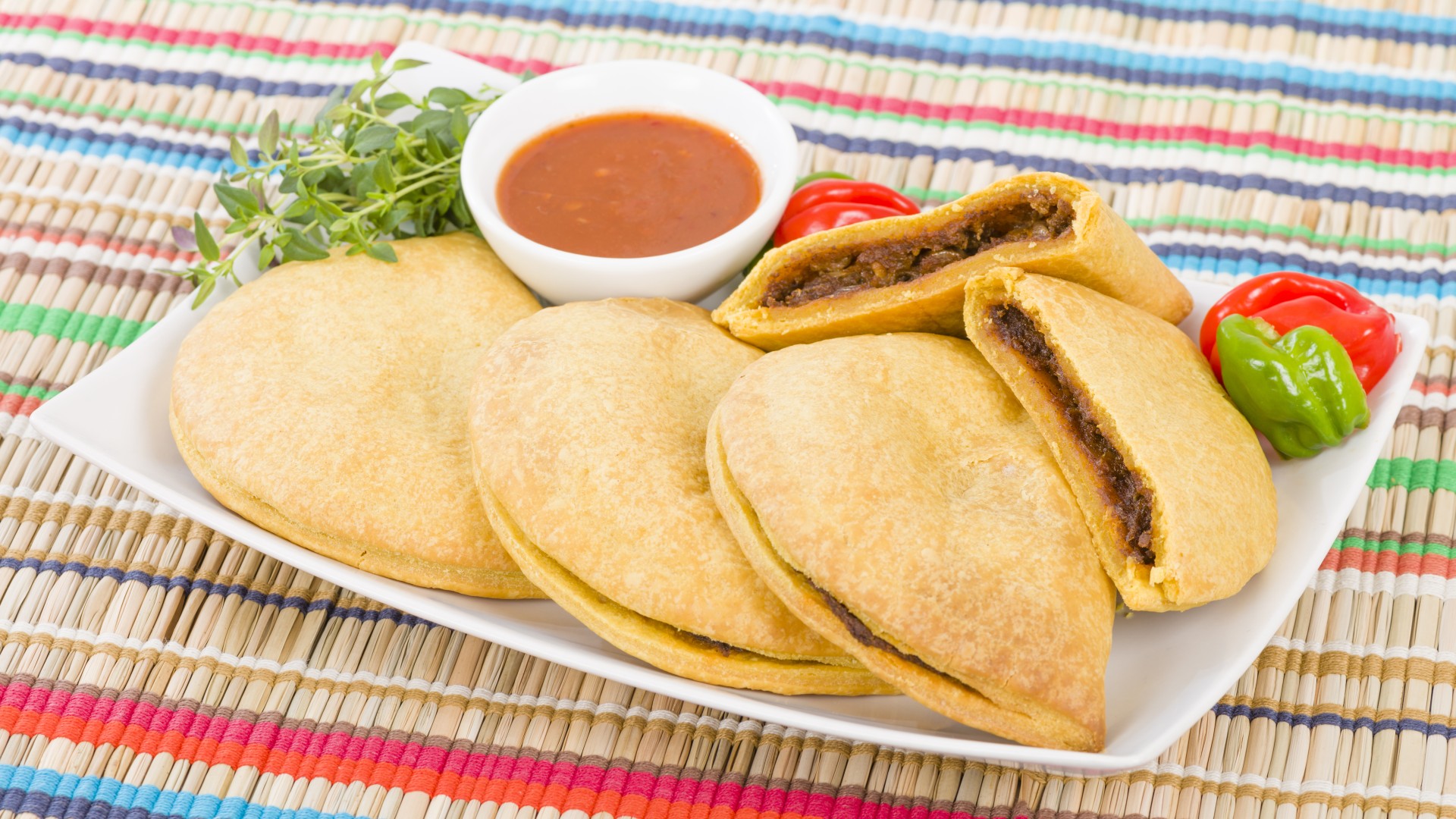 new-jamaican-beef-patty-restaurant-opens-on-near-east-side-614now