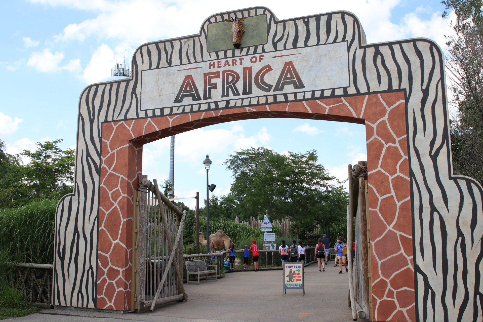 Columbus Zoo Guest Takes 12 Plus Foot Fall After Climbing Onto Handrail   Shutterstock 1778711327 