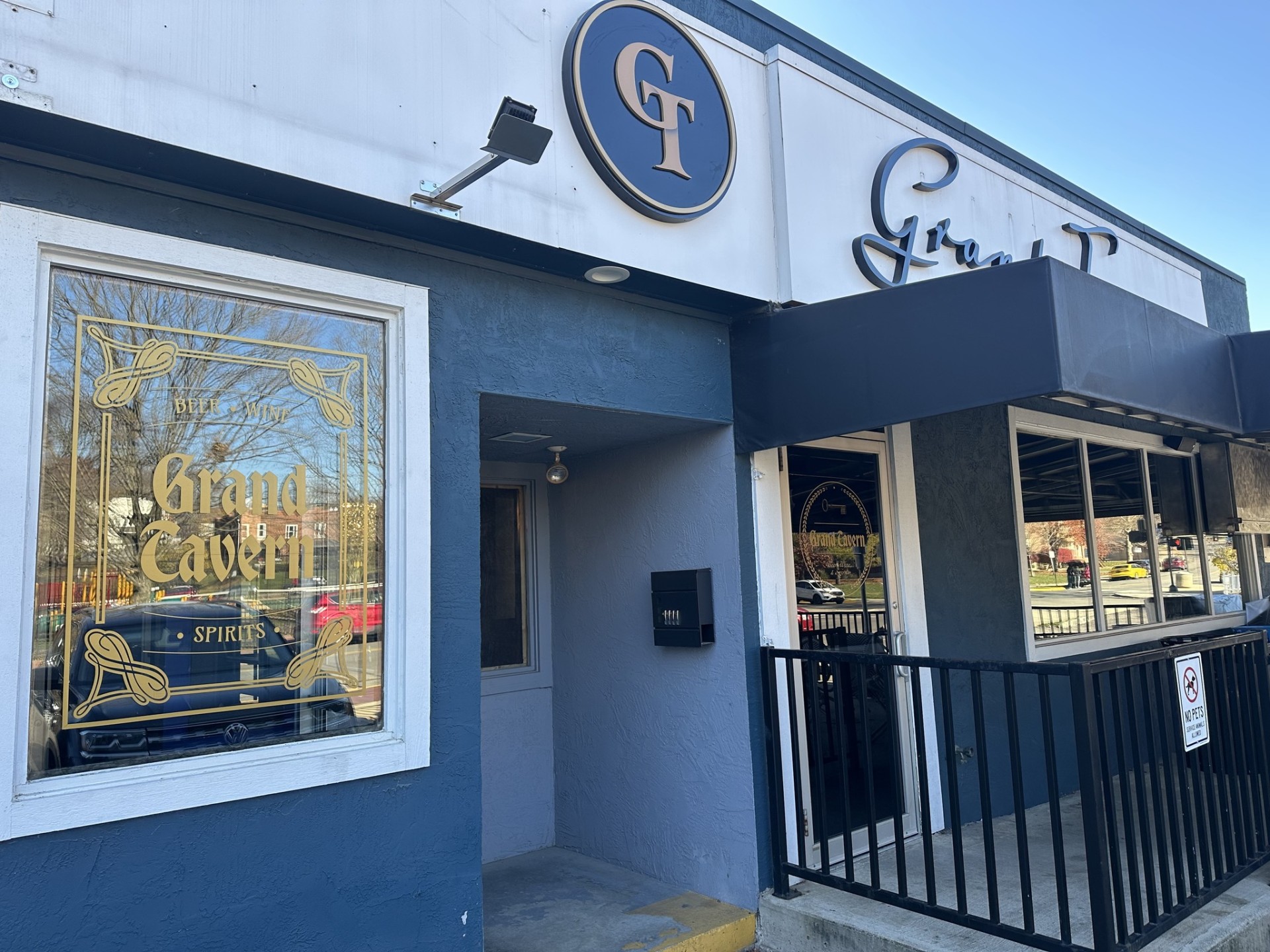 New spot for craft cocktails and more now open in former home of Marhsall’s in Grandview - 614NOW